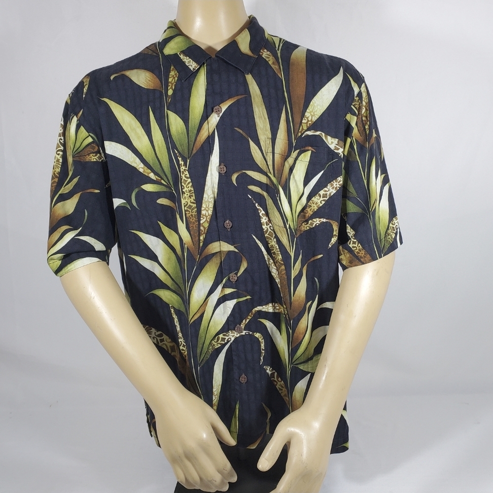 Men's Black Tropical Print Short-Sleeve Shirt
